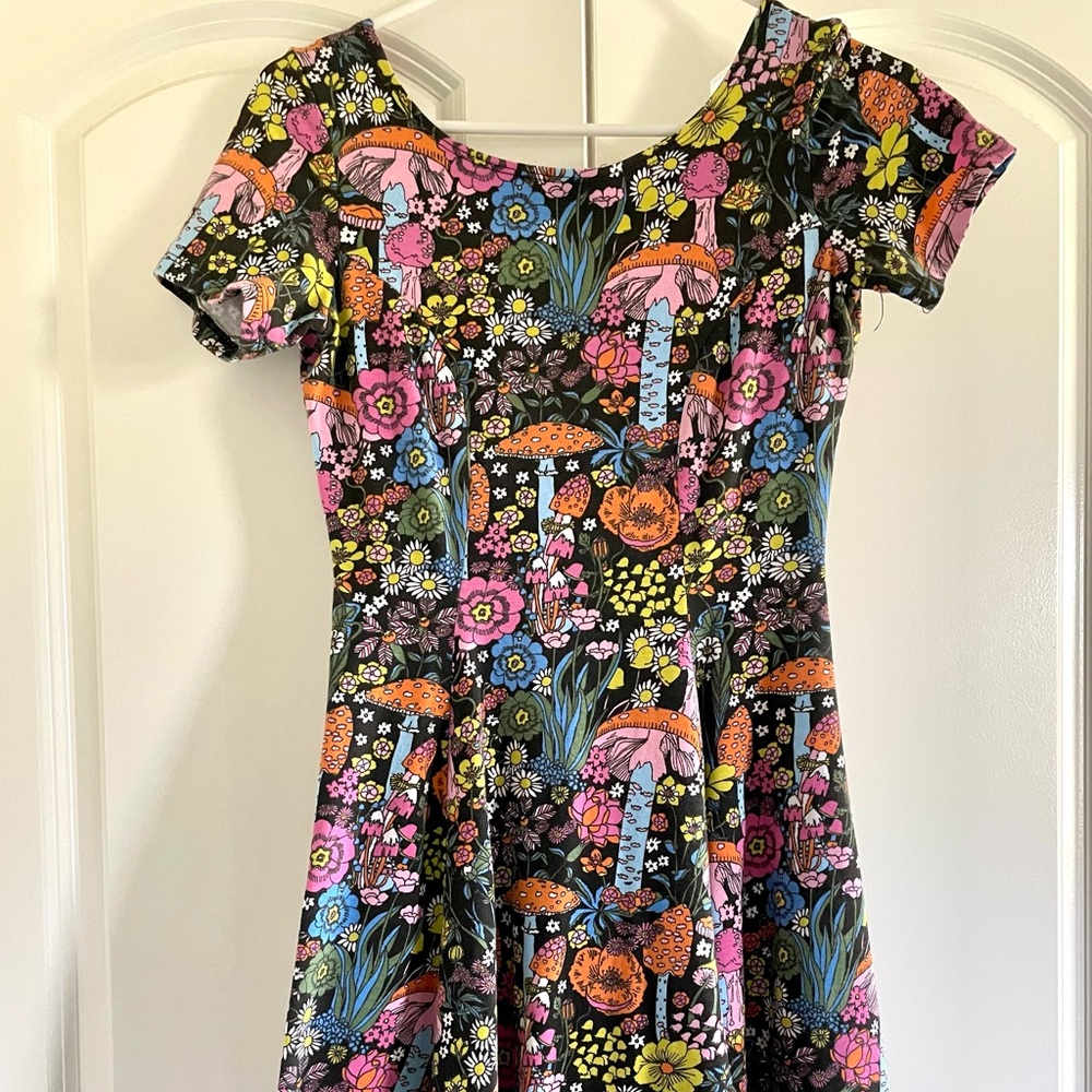 Nooworks mushroom Cha Cha size medium. EUC.